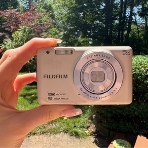 FUJIFILM 16MP DIGITAL CAMERA